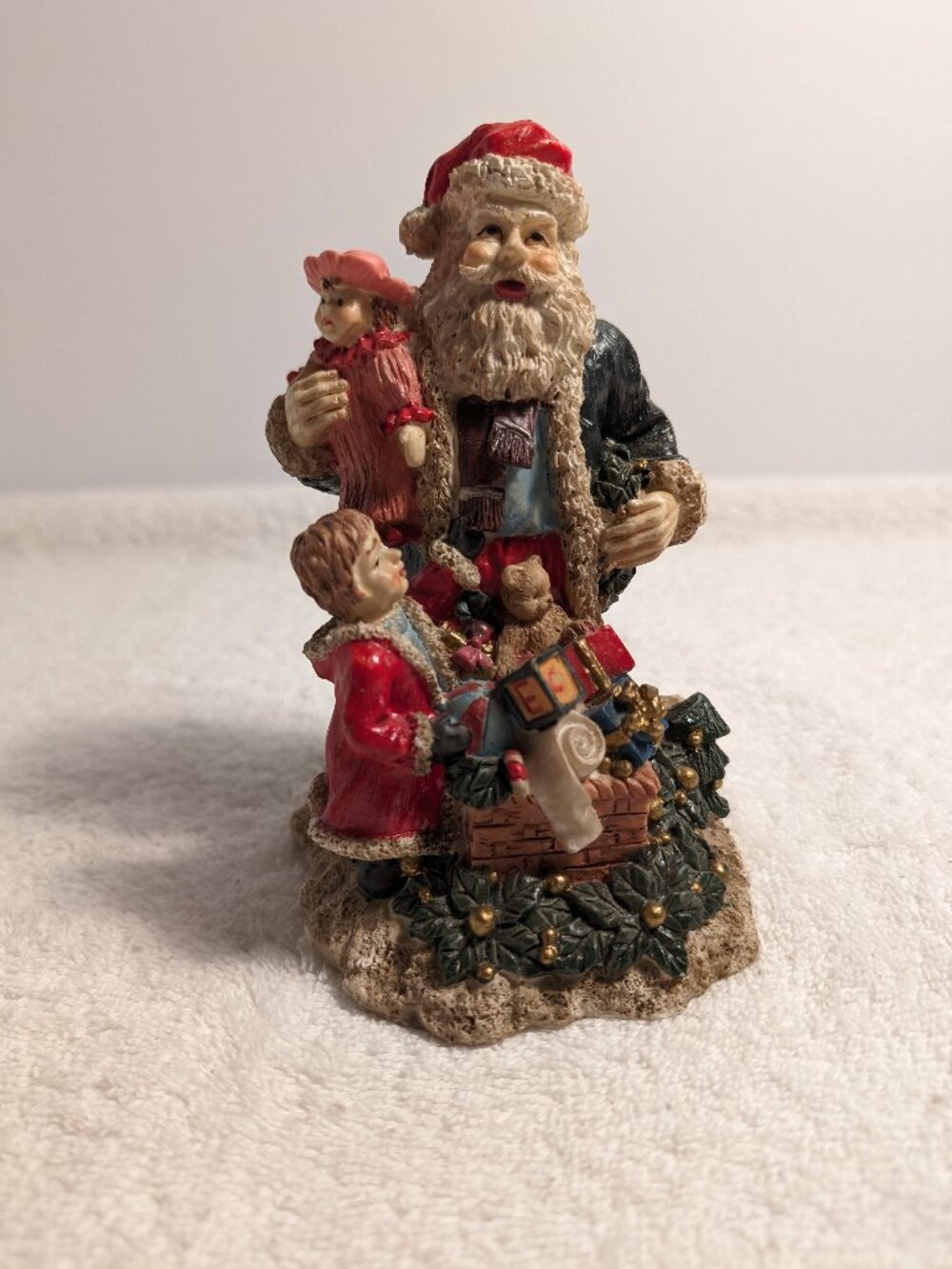 VINTAGE HOME INTERIORS "BEARING GIFTS" SANTA FIGURINE 6.5"